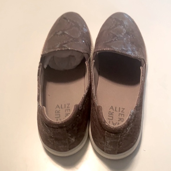 Naturalizer Sneakers (like new) - Picture 3 of 5